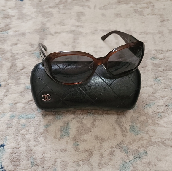 Chanel Camellia Flower Sunglasses - Picture 5 of 16